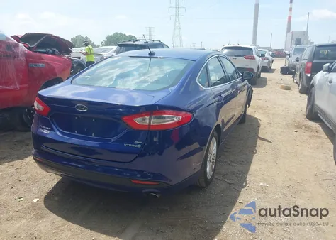 2013 Ford Fusion Hybrid Se z USA, uszkodzony, nr VIN 3FA6P0LU8DR154861